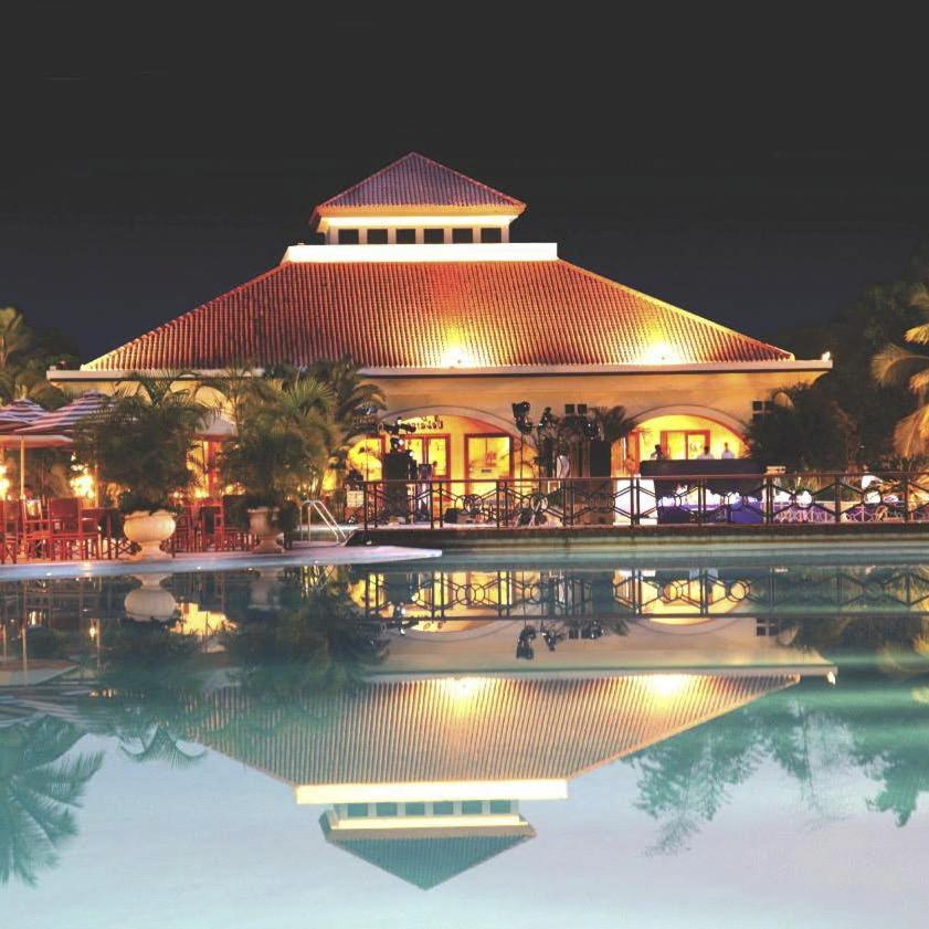 The Golden Palms Hotel & Spa Bangalore Exterior photo